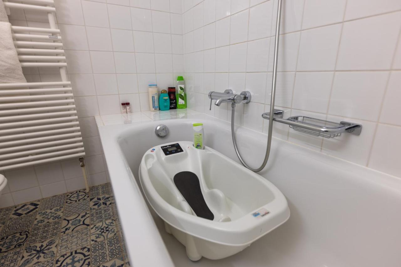 V&V Centre נוישאטל מראה חיצוני תמונה